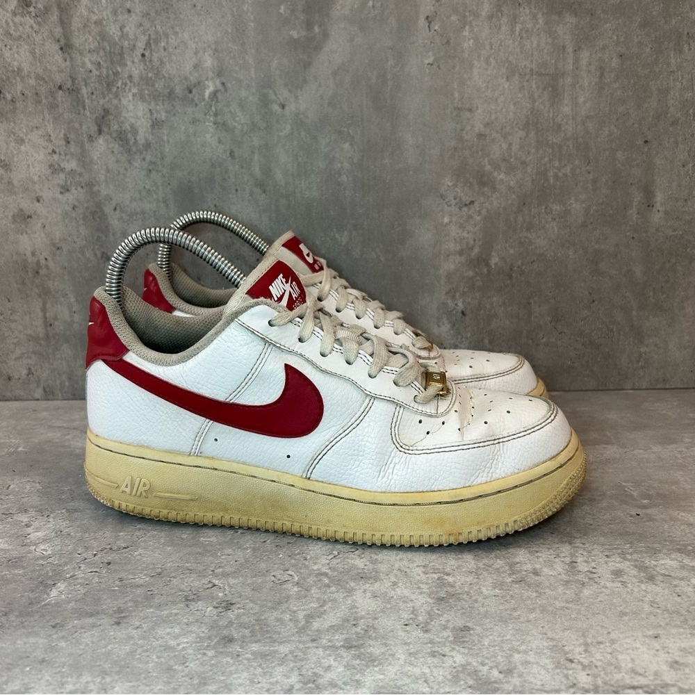 Nike Air Force 1 Sneakers Womens sz 8.5 - white/red